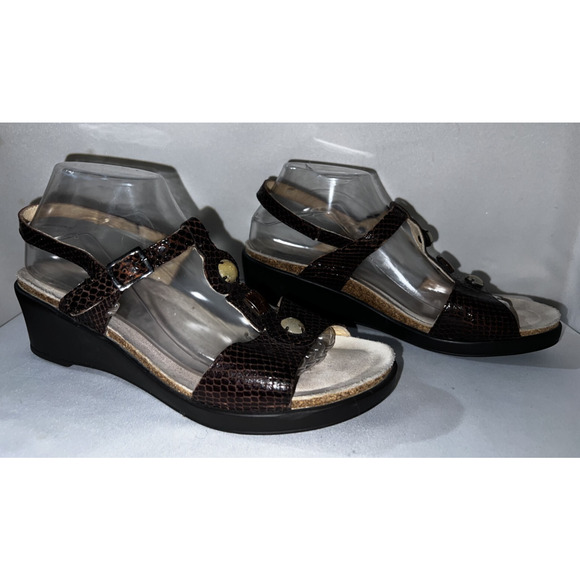MEPHISTO Women's Sz 41 /11 Brown Embossed Beaded Air Relax T-Strap Wedge Sandals - Picture 7 of 9